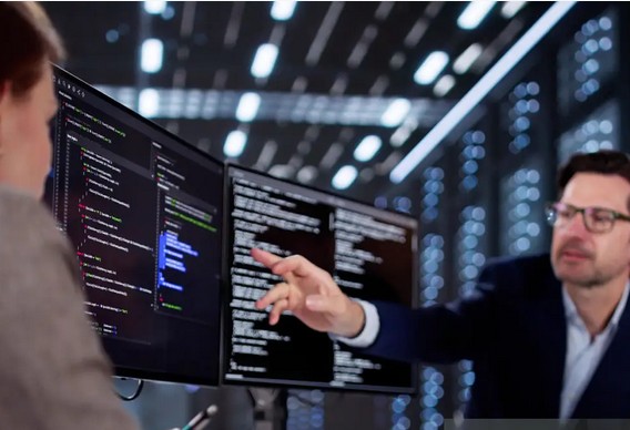 Equipo de tecnología en acción